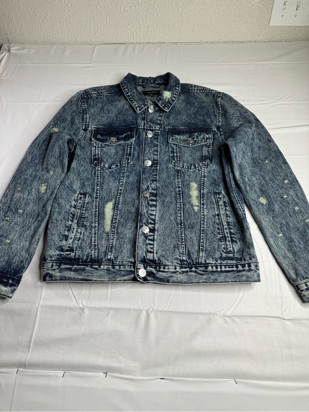 PacSun Distressed Acid-Wash Denim Jacket - Light Blue - Picture 4 of 10